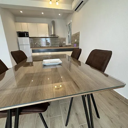 Apartamento Novi Skrape U Samom Centru S Parkingom *