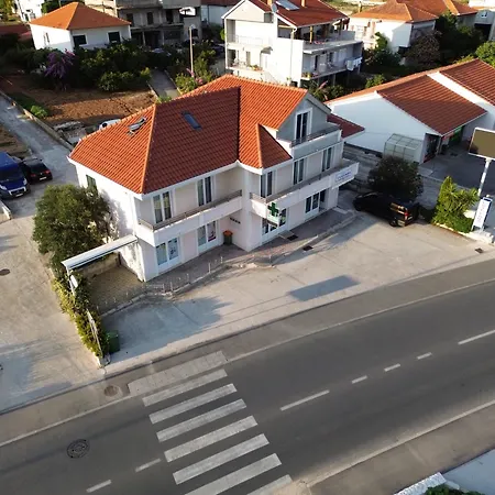 Apartamento Novi Skrape U Samom Centru S Parkingom *