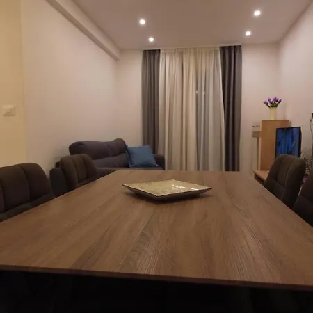 Novi Skrape U Samom Centru S Parkingom Apartman *