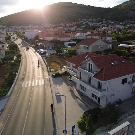 Novi Skrape U Samom Centru S Parkingom Apartman Trogir